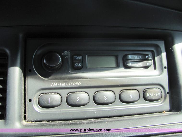 image for item 4060 2006 Ford Crown Victoria Police Interceptor