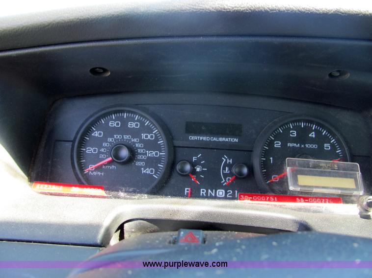 image for item 4060 2006 Ford Crown Victoria Police Interceptor