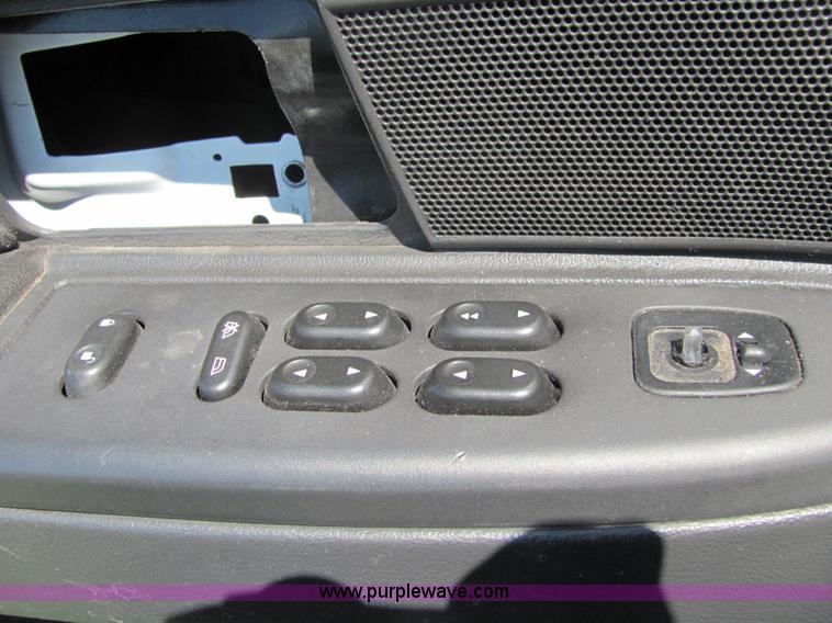 image for item 4060 2006 Ford Crown Victoria Police Interceptor