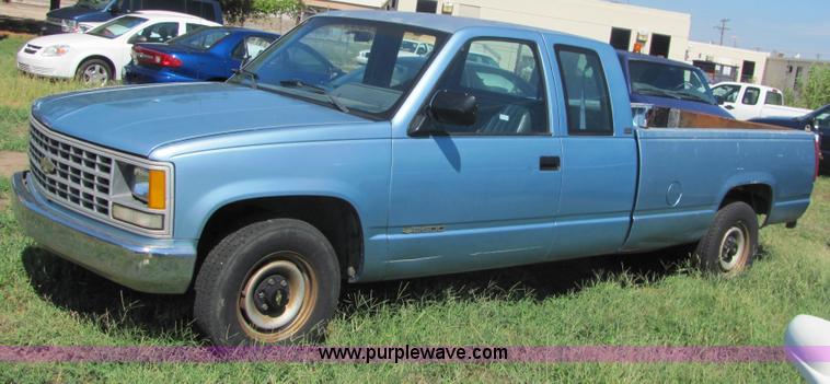 image for item 4062 1990 Chevrolet C2500 pickup truck