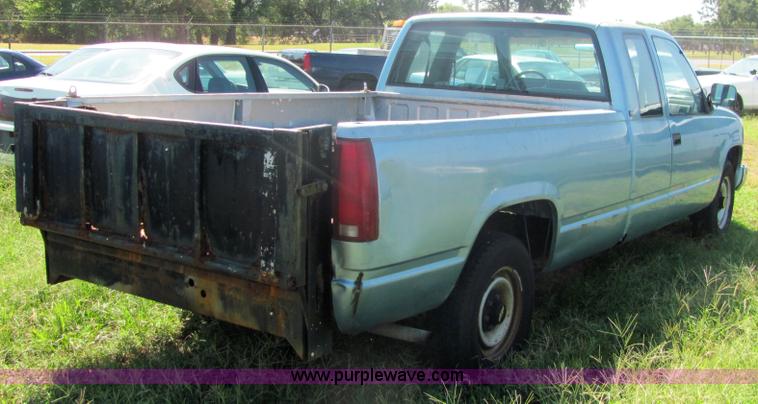 image for item 4062 1990 Chevrolet C2500 pickup truck