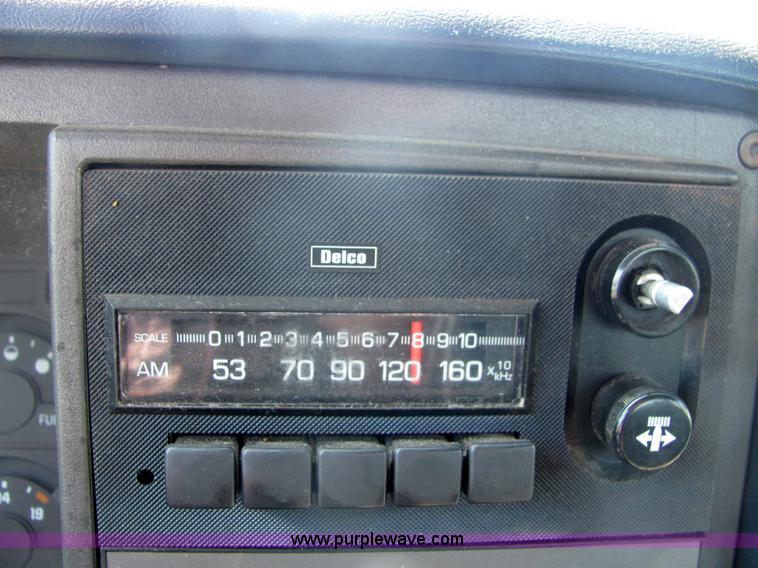 image for item 4062 1990 Chevrolet C2500 pickup truck