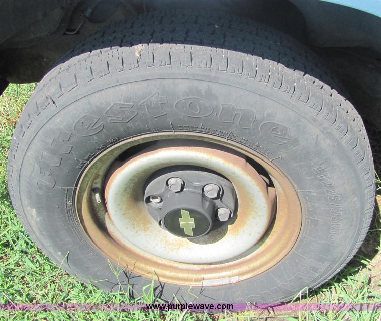 image for item 4062 1990 Chevrolet C2500 pickup truck