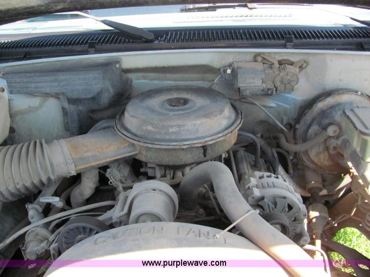 image for item 4062 1990 Chevrolet C2500 pickup truck