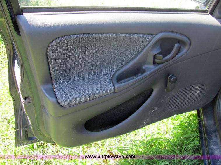 image for item 4063 2002 Chevrolet Cavalier