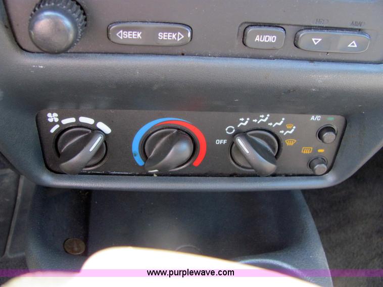 image for item 4063 2002 Chevrolet Cavalier