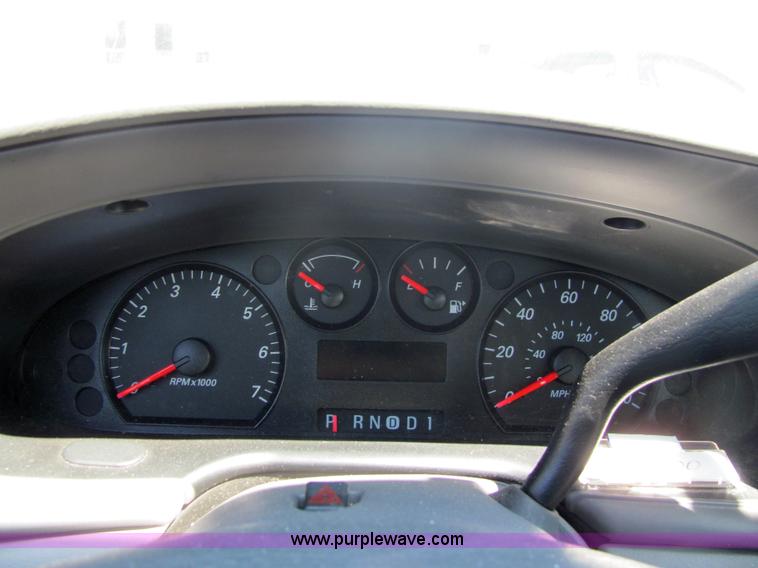 image for item 4066 2005 Ford Taurus SE