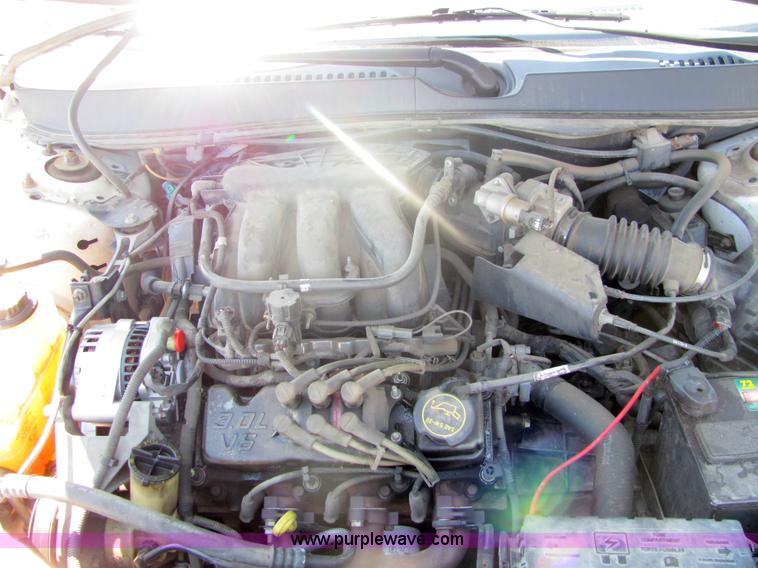 image for item 4066 2005 Ford Taurus SE