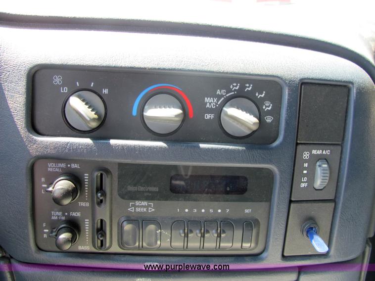 image for item 4067 1999 Chevrolet Astro Van