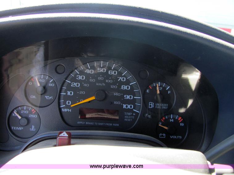 image for item 4067 1999 Chevrolet Astro Van