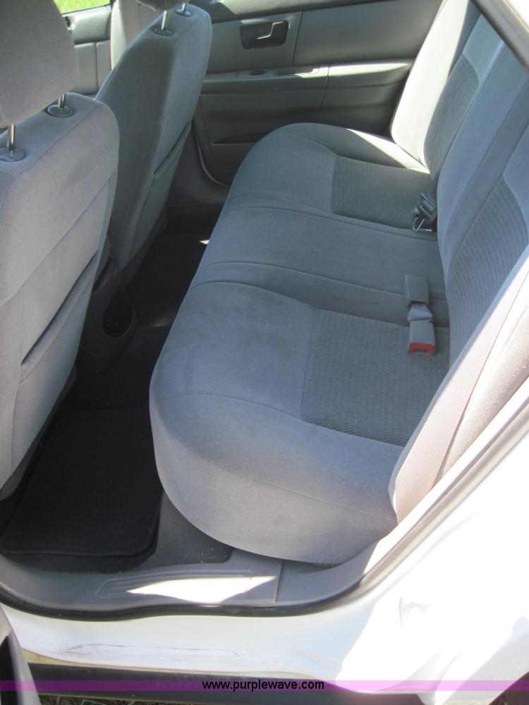 image for item 4068 2005 Ford Taurus