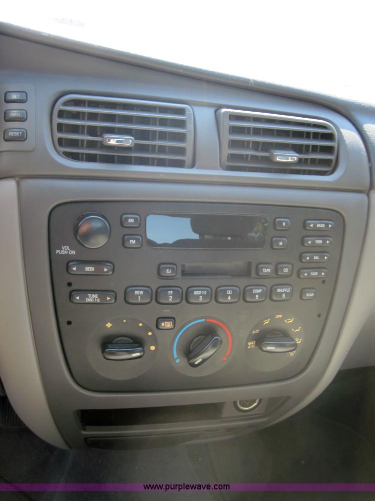 image for item 4068 2005 Ford Taurus