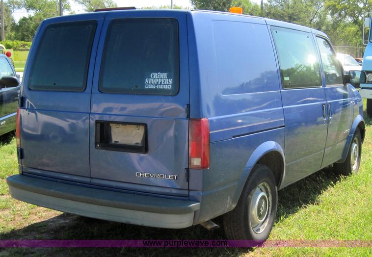 image for item 4069 1996 Chevrolet Astro Van
