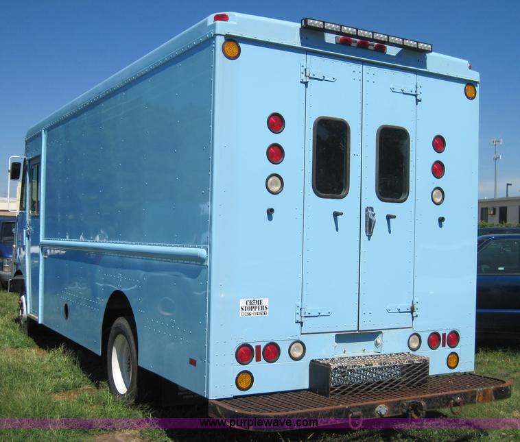 image for item 4070 2000 Freightliner MT55 step van