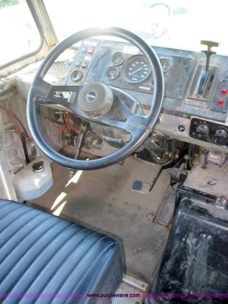 image for item 4070 2000 Freightliner MT55 step van