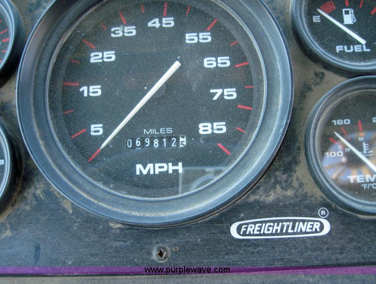 image for item 4070 2000 Freightliner MT55 step van