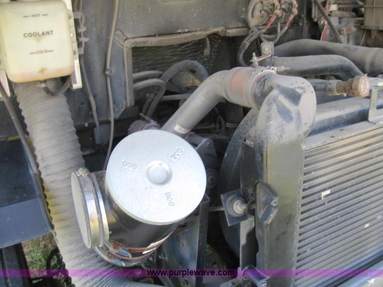 image for item 4070 2000 Freightliner MT55 step van