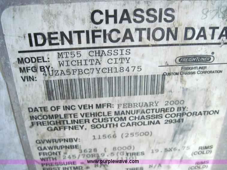 image for item 4070 2000 Freightliner MT55 step van