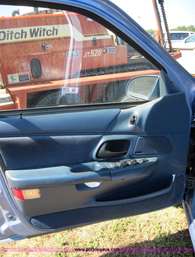 image for item 4072 1995 Ford Taurus