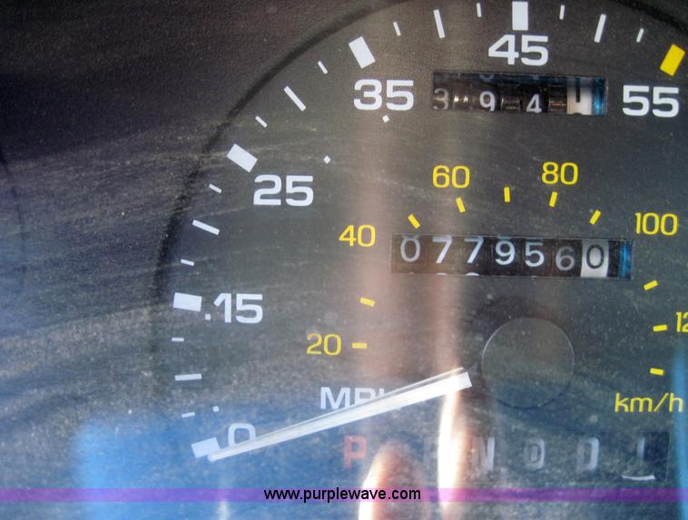 image for item 4072 1995 Ford Taurus