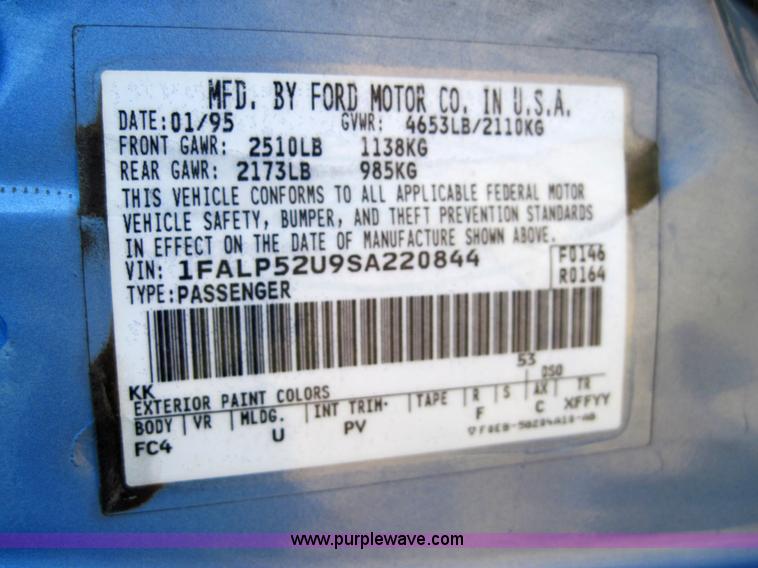 image for item 4072 1995 Ford Taurus