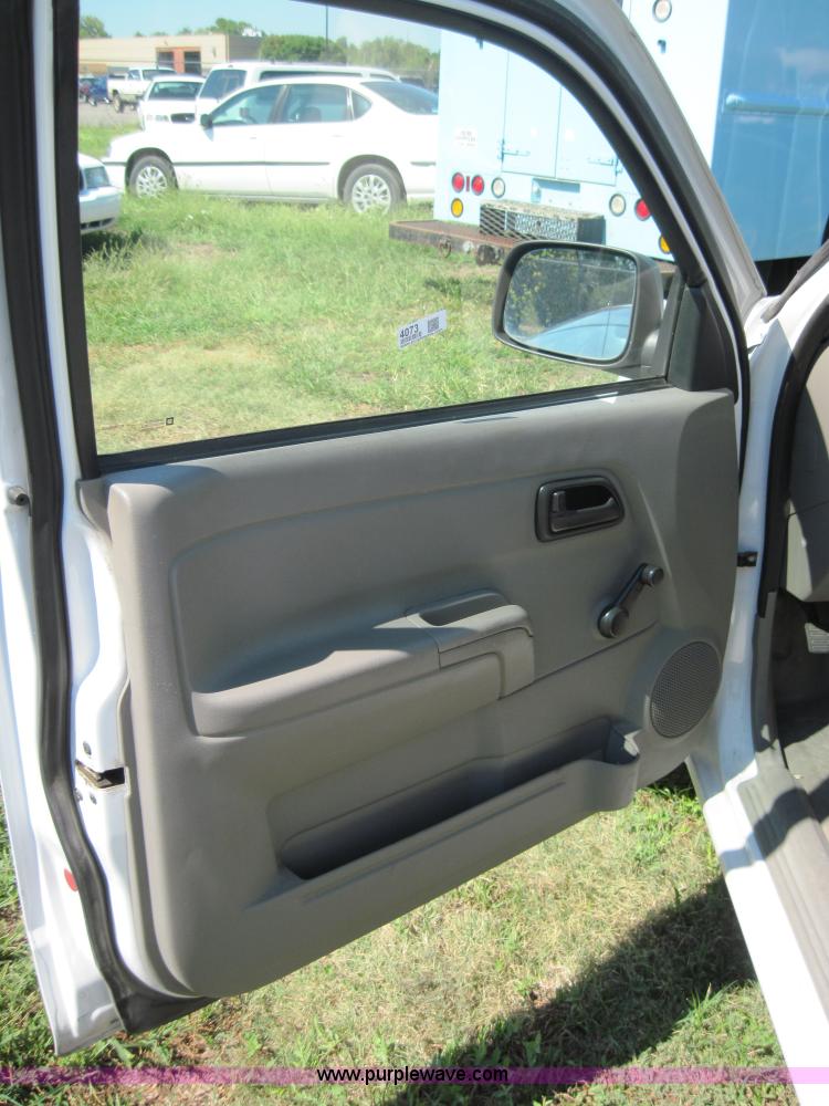 image for item 4073 2005 Chevrolet Colorado pickup truck