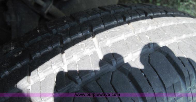 image for item 4073 2005 Chevrolet Colorado pickup truck