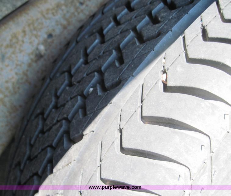 image for item 4074 2002 Chevrolet S10 pickup truck