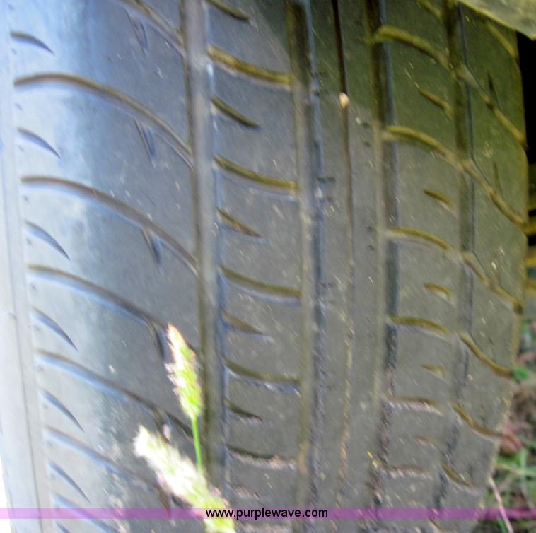 image for item 4075 2002 Chevrolet S10 pickup truck