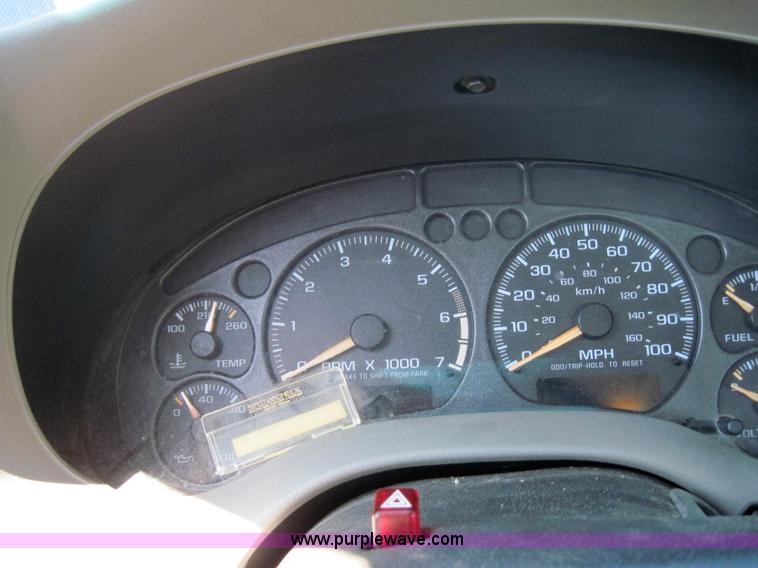 image for item 4076 2002 Chevrolet S10 pickup truck