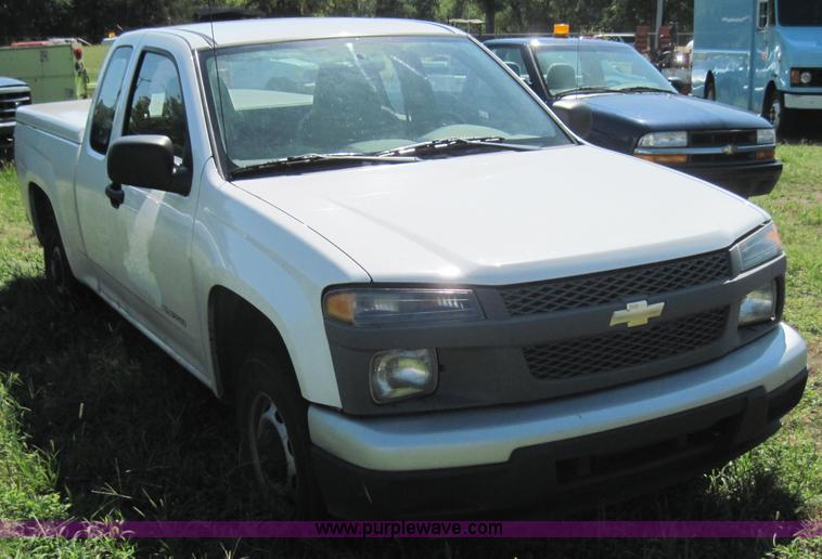 image for item 4077 2005 Chevrolet Colorado extended cab pickup truck