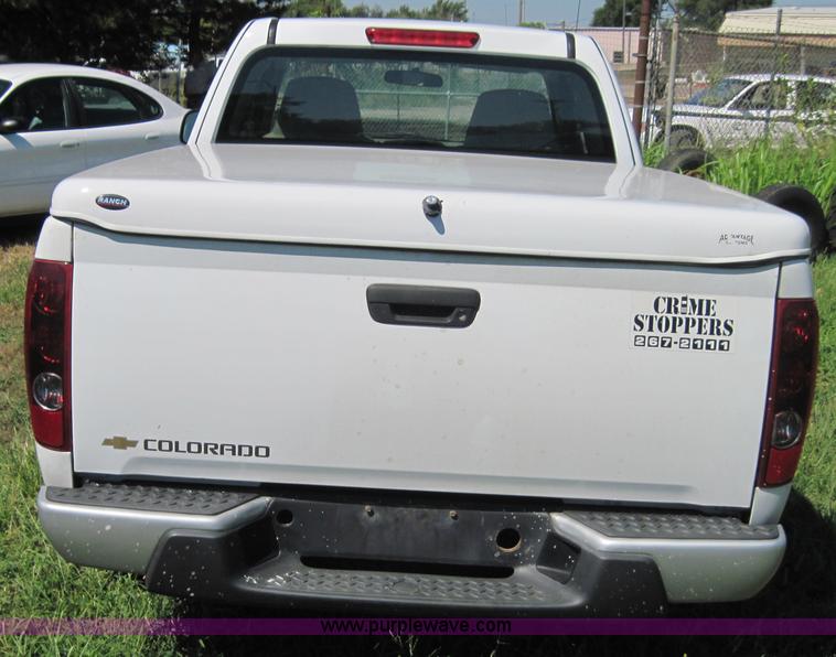 image for item 4077 2005 Chevrolet Colorado extended cab pickup truck