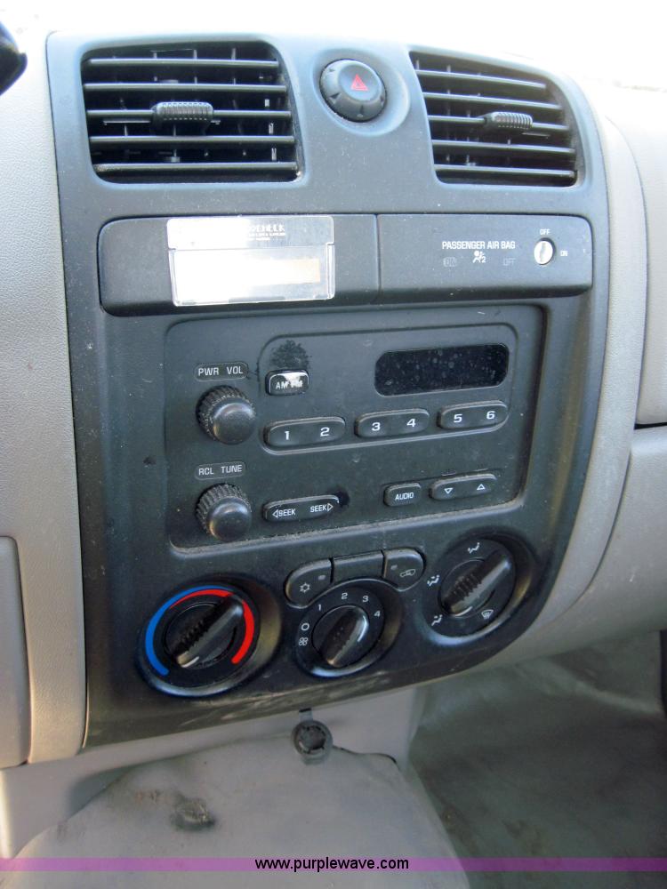 image for item 4077 2005 Chevrolet Colorado extended cab pickup truck