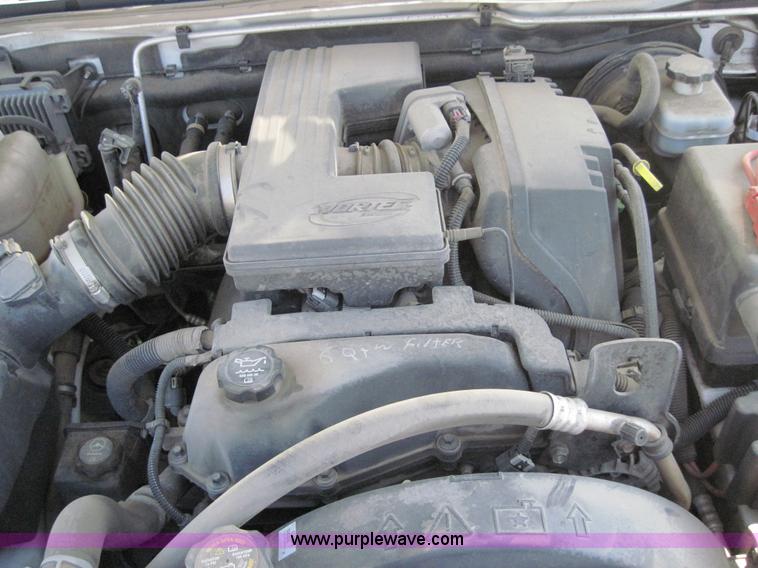 image for item 4077 2005 Chevrolet Colorado extended cab pickup truck