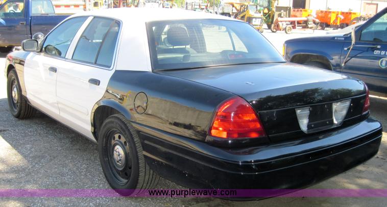 image for item 4127 2008 Ford Crown Victoria Police Interceptor