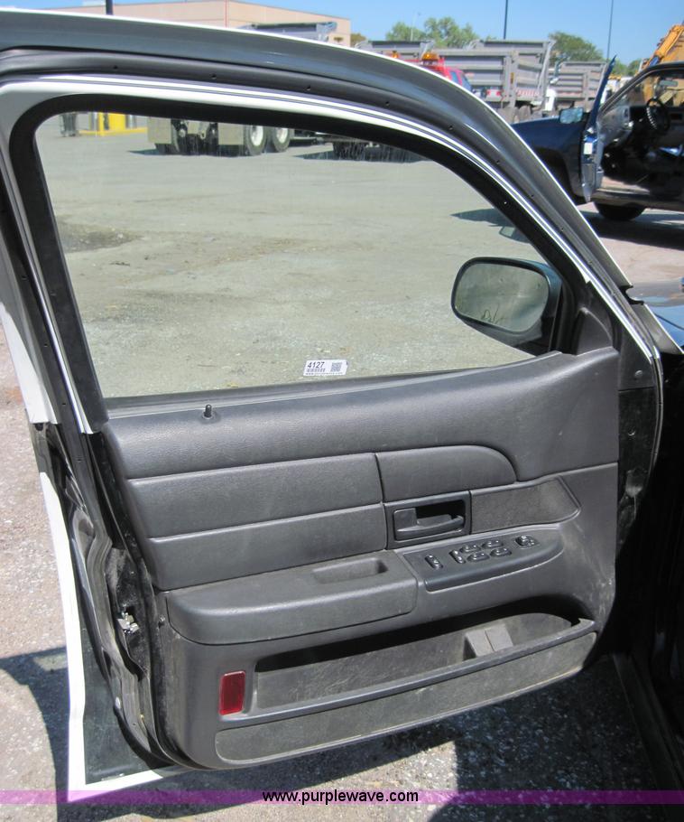 image for item 4127 2008 Ford Crown Victoria Police Interceptor