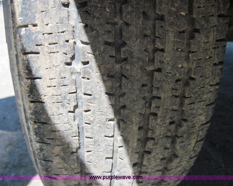 image for item 4128 2000 Chevrolet C2500 pickup truck