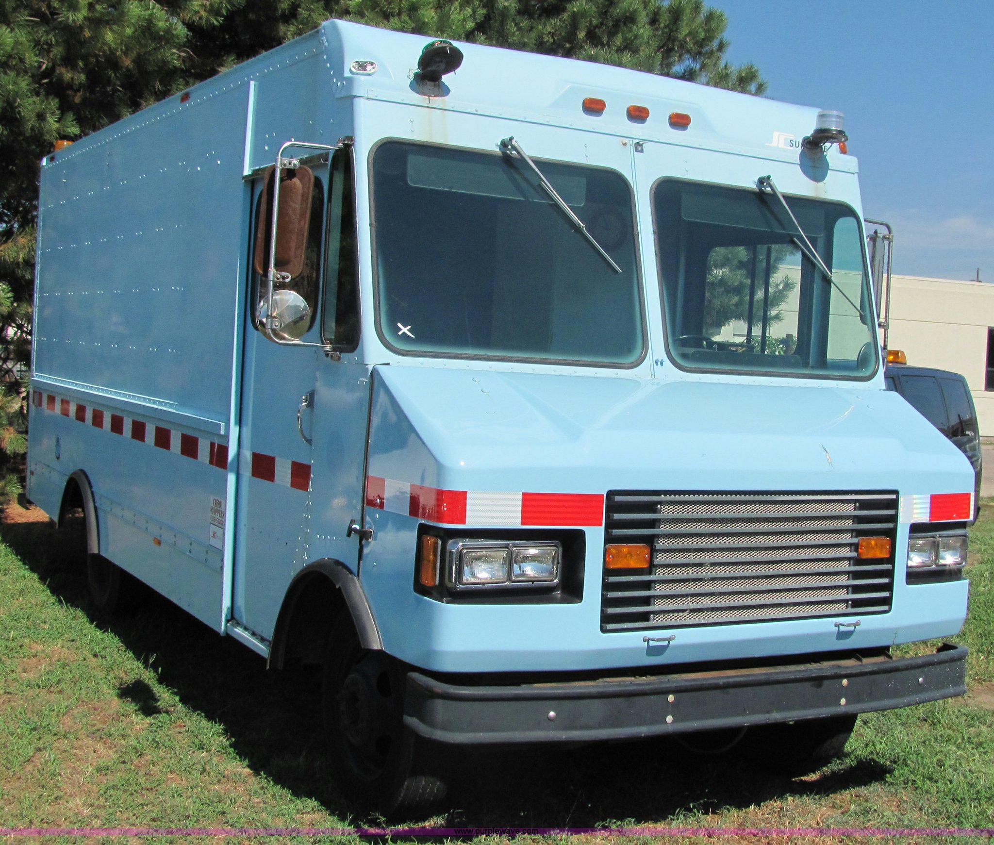 1995 Chevrolet P30 step van in Wichita, KS Item 4053 sold Purple Wave