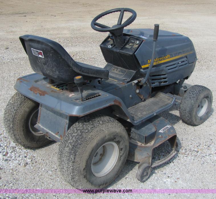 Mastercraft lawn mower in Onawa, IA Item 3500 sold Purple Wave