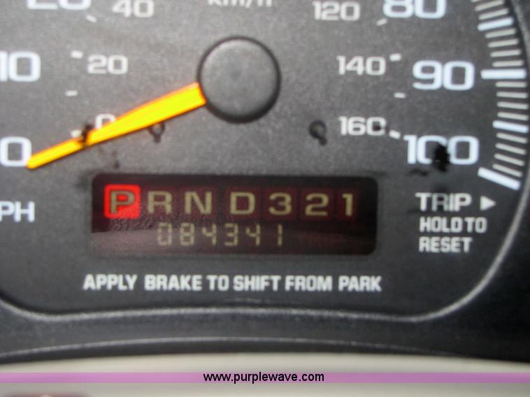 image for item 3593 2000 Chevrolet Astro mini van