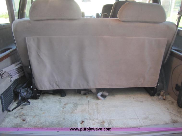 image for item 3593 2000 Chevrolet Astro mini van