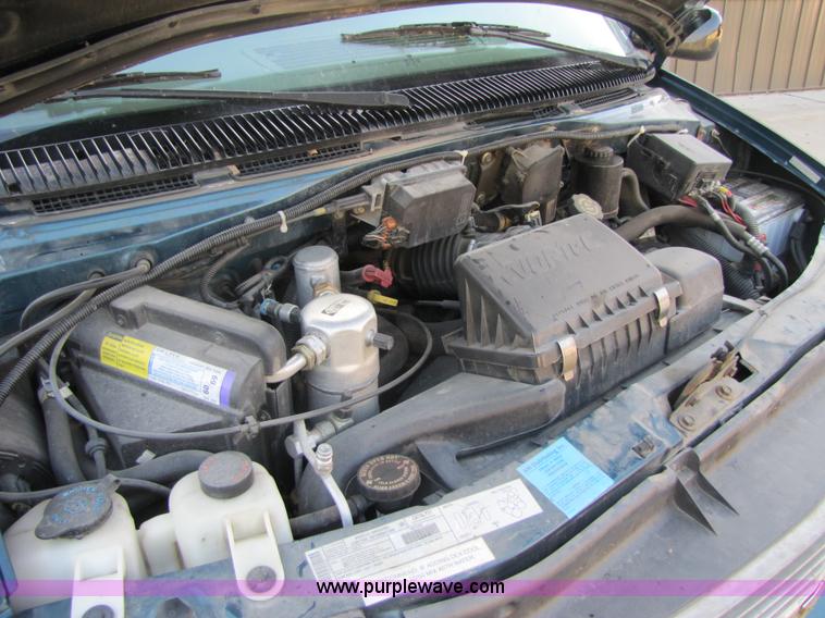 image for item 3593 2000 Chevrolet Astro mini van