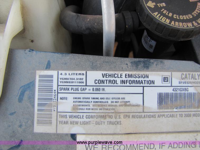 image for item 3593 2000 Chevrolet Astro mini van