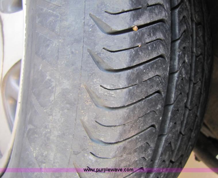 image for item 3593 2000 Chevrolet Astro mini van