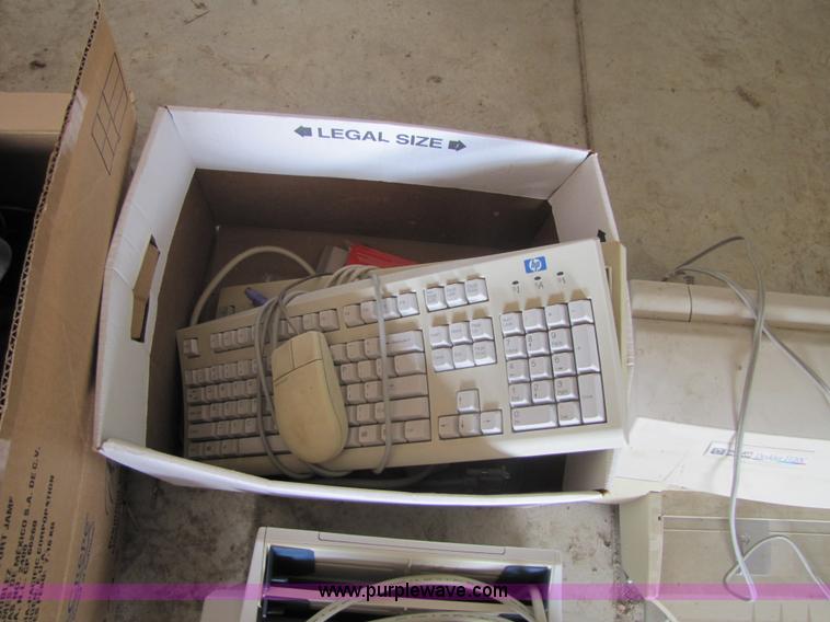 image for item 3594 Assorted electronics