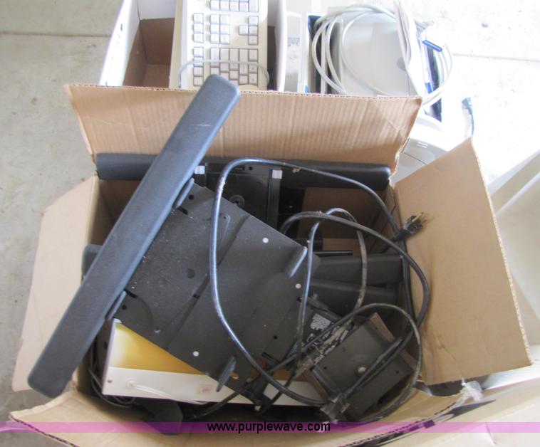 image for item 3594 Assorted electronics