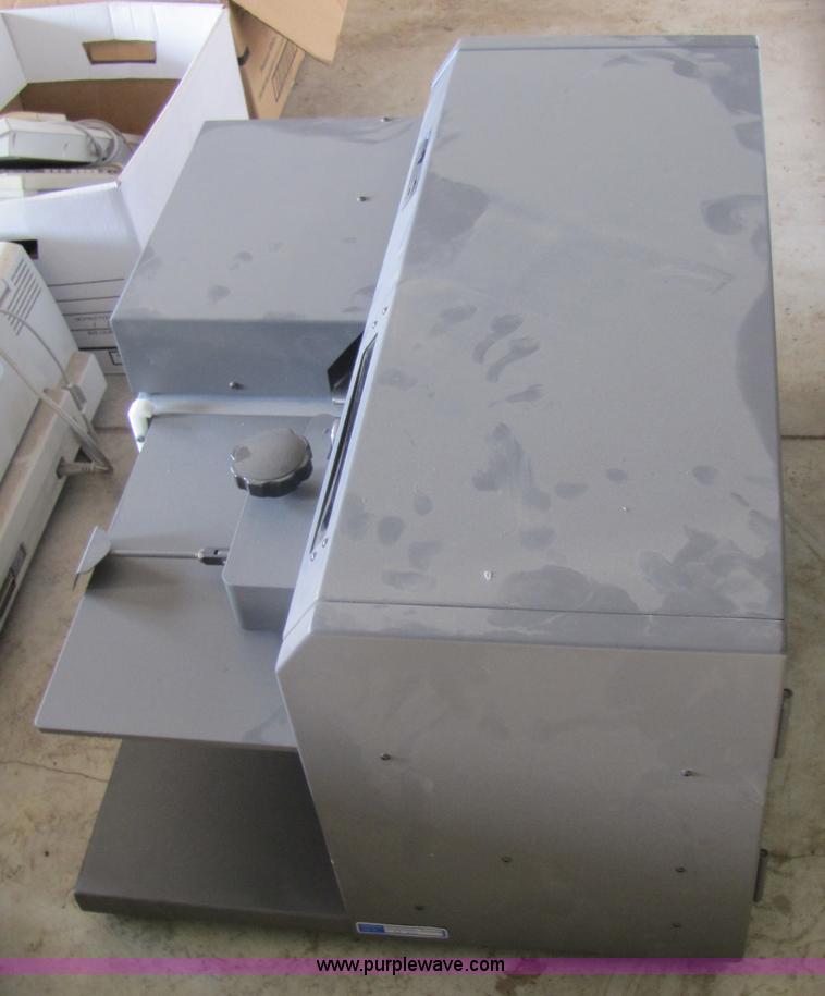 image for item 3594 Assorted electronics