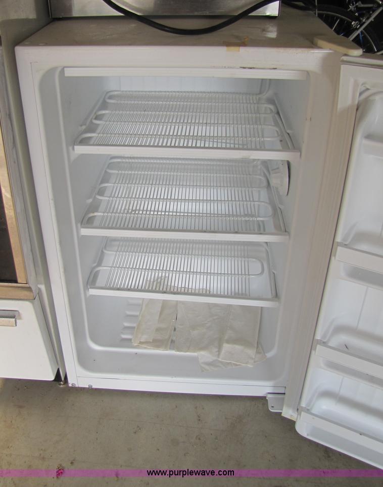 image for item 3595 Assorted appliances