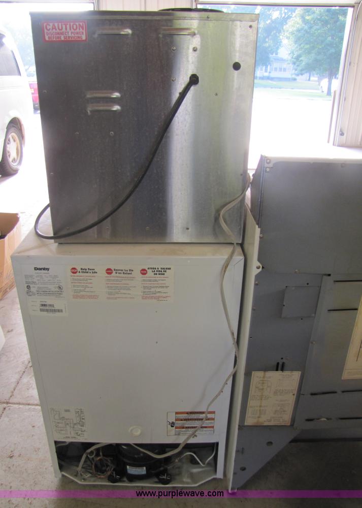 image for item 3595 Assorted appliances