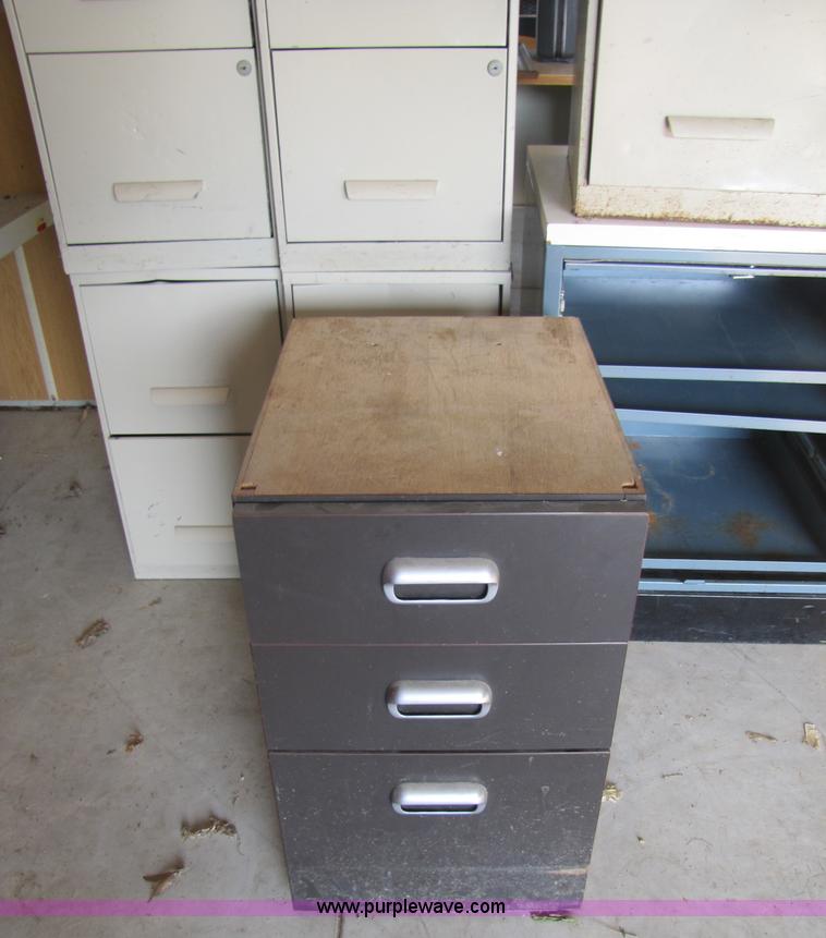 image for item 3596 Assorted cabinets